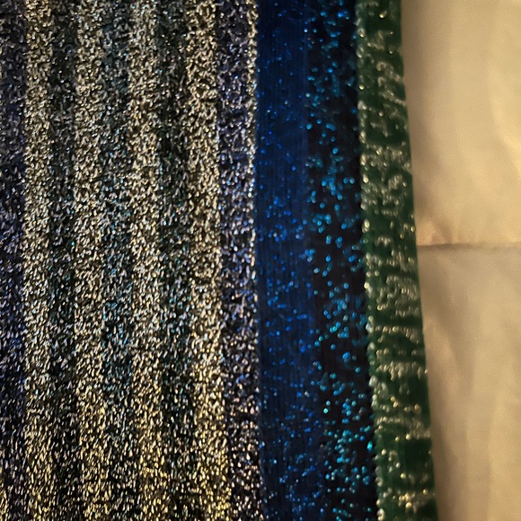 Two piece metallic set - Picture 14 of 17